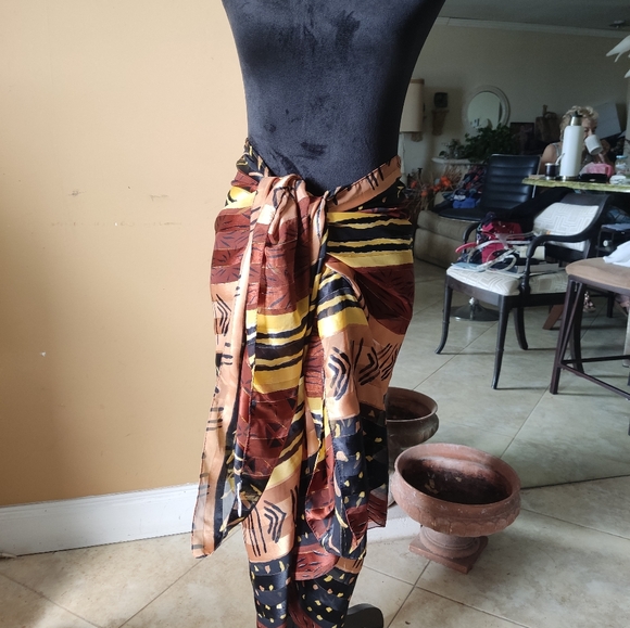 Peppermint Bay Sheer Tropical Scarf Sarong Cover Up Size 41 3/4" x 73" - Picture 3 of 10